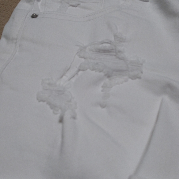 Denim shorts - Picture 3 of 4